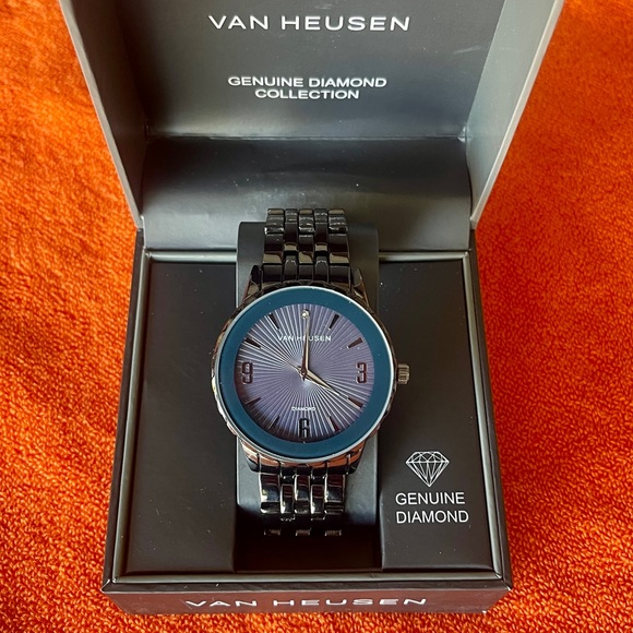 Van Heusen “Diamond Collection” Watch - Picture 1 of 5